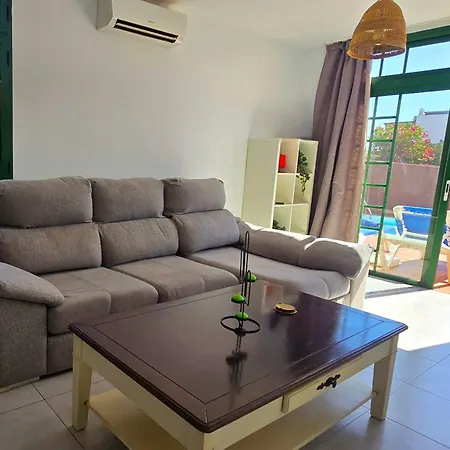펜션 Casa Kerrie, Private And Communal Pools, Sunny Terrace, Air Conditioning 플라야블랑카