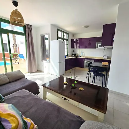 Vakantiehuis Casa Kerrie, Private And Communal Pools, Sunny Terrace, Air Conditioning Playa Blanca (Lanzarote)