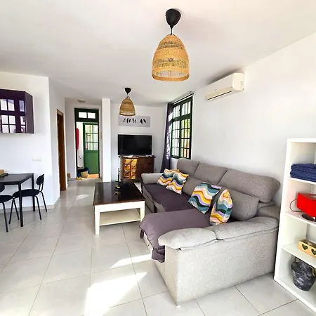 בית נופש Casa Kerrie, Private And Communal Pools, Sunny Terrace, Air Conditioning *