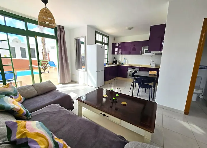 Vakantiehuis Casa Kerrie, Private And Communal Pools, Sunny Terrace, Air Conditioning Playa Blanca (Lanzarote)