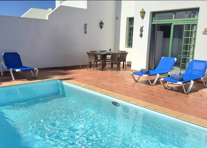 Vakantiehuis Casa Kerrie, Private And Communal Pools, Sunny Terrace, Air Conditioning Playa Blanca (Lanzarote)