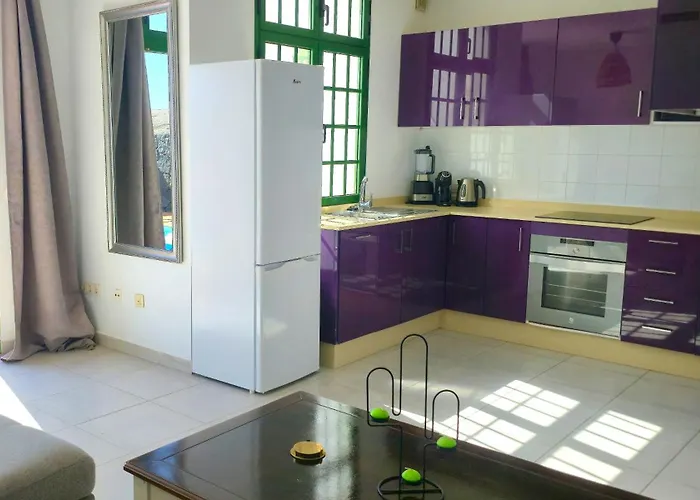 Vakantiehuis Casa Kerrie, Private And Communal Pools, Sunny Terrace, Air Conditioning