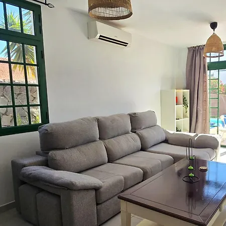 Holiday home Casa Kerrie, Private And Communal Pools, Sunny Terrace, Air Conditioning