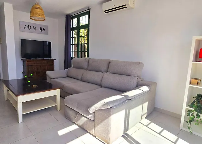 Casa Kerrie, Private And Communal Pools, Sunny Terrace, Air Conditioning *